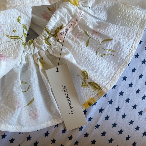 Super cute summer floral backless top. Never worn. Tabs still on - Picture 6 of 6